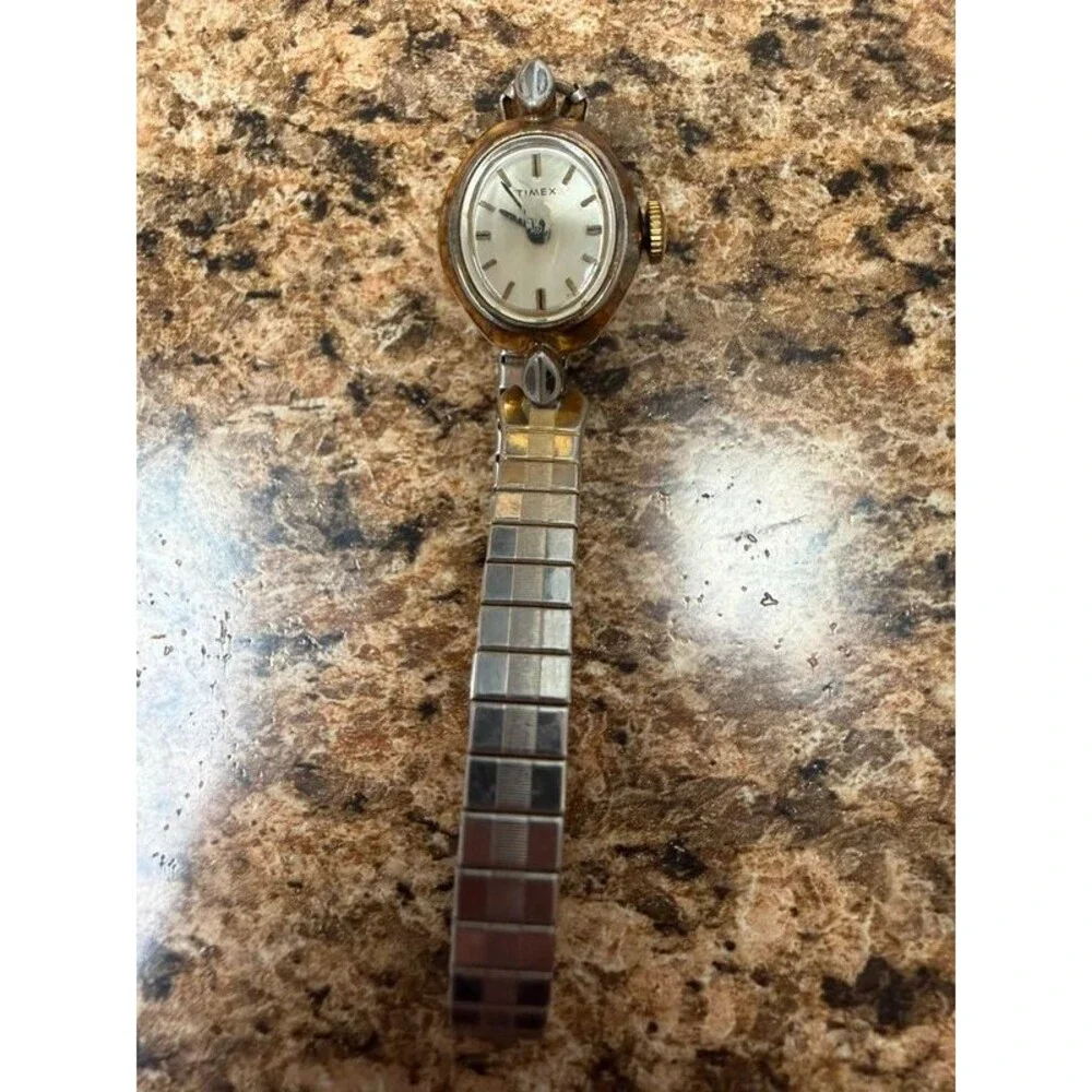 Vintage Timex Ladies Manual Wind Mechanical Oval Gold Tone Watch Speidel Stretch